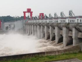 安谷水電站泊灘堰放水閘及連接壩段滲漏處理工程